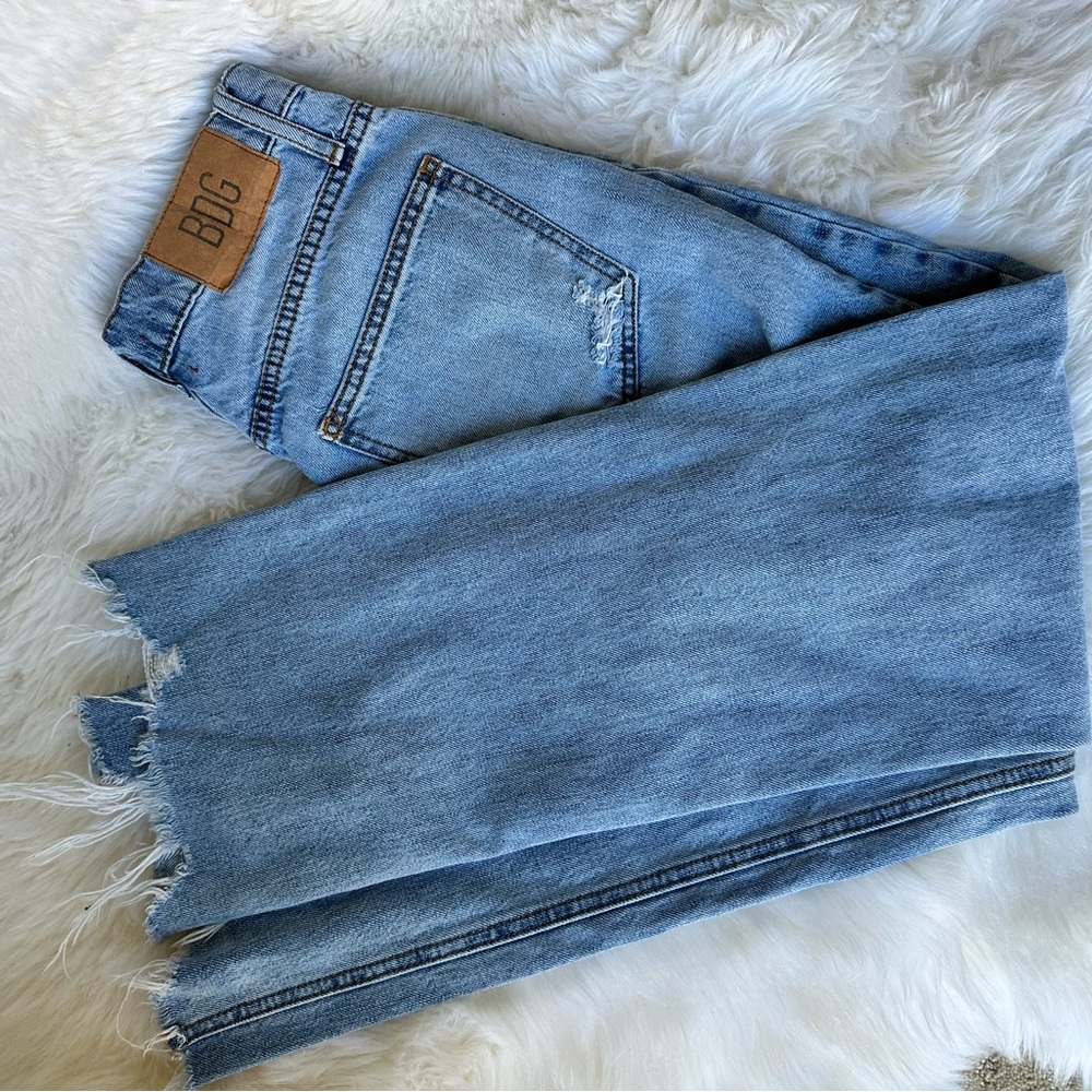 BDG Women's Distressed Jeans 27 - Picture 2 of 8